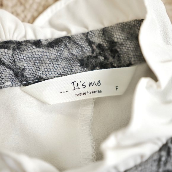 ⭐ 3/$15 ⭐ Cute long sleeve blouse - Picture 6 of 9